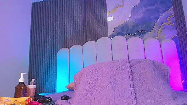 hot dione online show from 12/04/25, 07:11