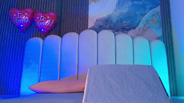 hot dione online show from 02/24/26, 07:12