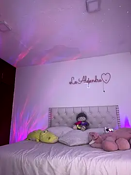 alee lenoxx online show from 10/21/25, 06:14