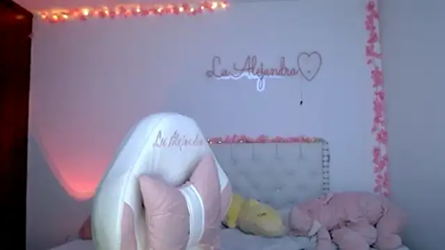 alee lenoxx online show from 07/07/26, 07:23