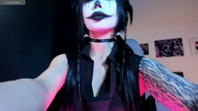 Snapshot of satanbabee chatting on 07/25/26, 01:04 satanbabee online show from 07/25/26, 01:04