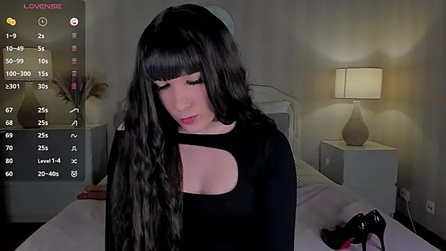 Snapshot of valeriasecret chatting on 02/08/25, 04:57 valeriasecret online show from 02/08/25, 04:57