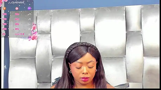 Snapshot of CamilaBenitez chatting on 06/15/26, 11:18 CamilaBenitez online show from 06/15/26, 11:18