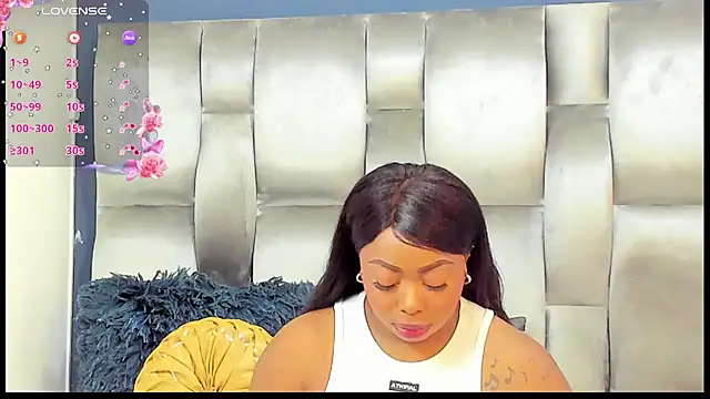 Snapshot of CamilaBenitez chatting on 06/22/26, 10:56 CamilaBenitez online show from 06/22/26, 10:56