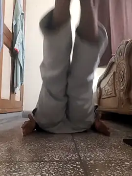 Snapshot of pleasurerkrishhhhh chatting on 03/19/25, 04:34 pleasurerkrishhhhh online show from 03/19/25, 04:34