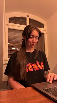 emiliasommer online show from 09/30/25, 06:35