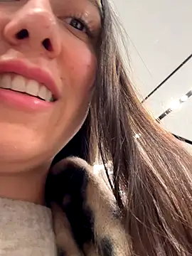 emiliasommer online show from 10/14/25, 12:50