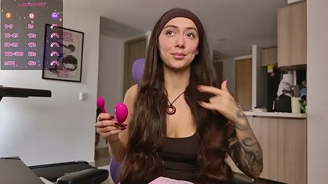 Snapshot of emiliasommer chatting on 03/15/26, 02:56 emiliasommer online show from 03/15/26, 02:56