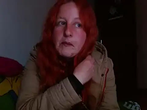 ViioletaMora online show from 10/13/25, 09:37