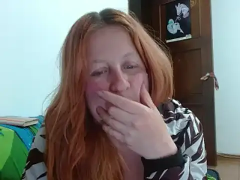 ViioletaMora online show from 10/27/25, 06:17