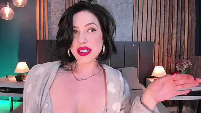 Hannah Borbon online show from 03/07/25, 07:41