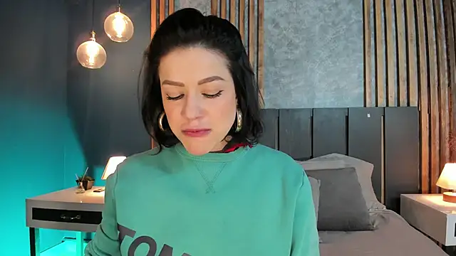 Hannah Borbon online show from 03/10/25, 04:17