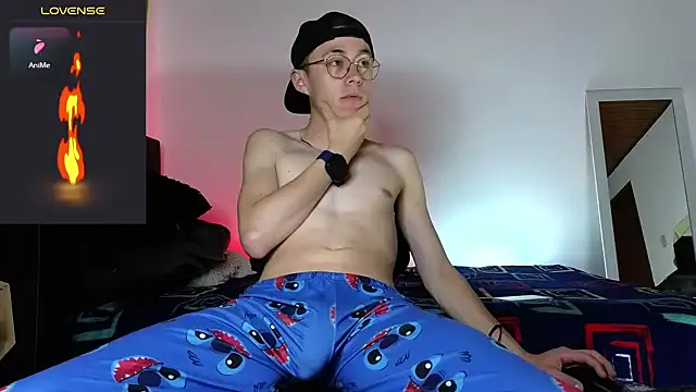 Snapshot of Elian_Cooper chatting on 12/10/24, 09:12 Elian Cooper online show from 12/10/24, 09:12