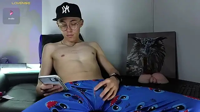 Snapshot of Elian_Cooper chatting on 01/21/25, 01:22 Elian Cooper online show from 01/21/25, 01:22