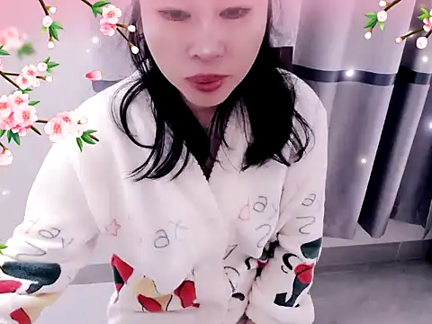 Snapshot of xiaoxuer chatting on 12/13/24, 03:27 xiaoxuer online show from 12/13/24, 03:27