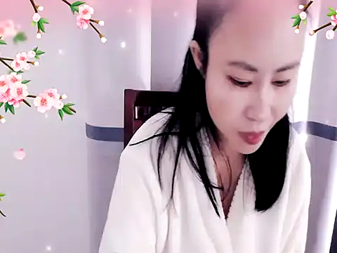 Snapshot of xiaoxuer chatting on 12/17/24, 04:34 xiaoxuer online show from 12/17/24, 04:34