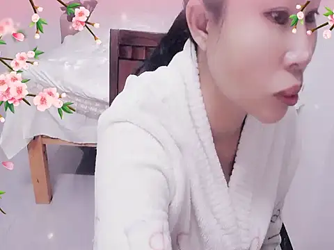 Snapshot of xiaoxuer chatting on 03/07/25, 05:18 xiaoxuer online show from 03/07/25, 05:18