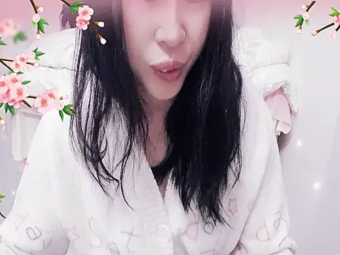 Snapshot of xiaoxuer chatting on 03/11/25, 05:05 xiaoxuer online show from 03/11/25, 05:05