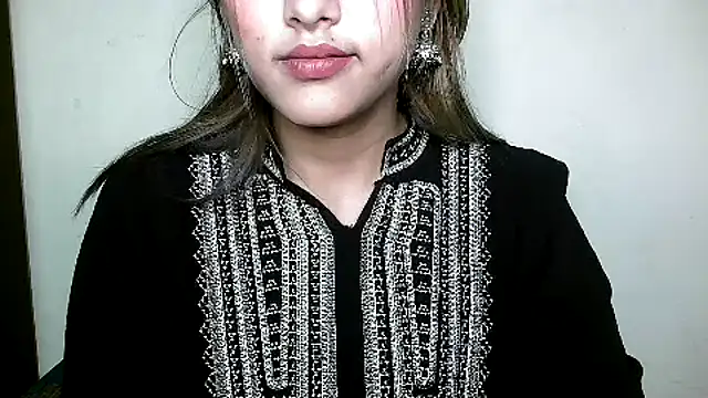 Snapshot of Princess_noorjahan chatting on 03/11/25, 08:31 Princess noorjahan online show from 03/11/25, 08:31