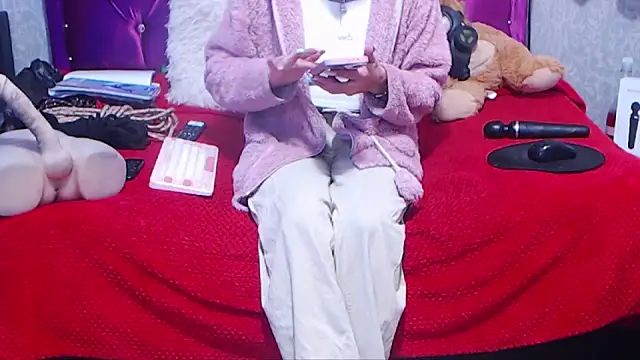 AyshaScott online show from 12/16/25, 12:54