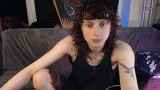 Snapshot of axxxturel chatting on 06/05/26, 06:13 axxxturel online show from 06/05/26, 06:13