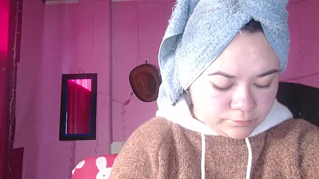 NikkiRous  online show from 10/25/25, 12:34