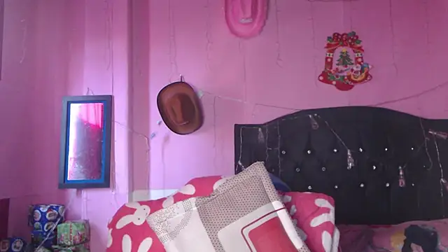 NikkiRous  online show from 12/19/25, 12:45