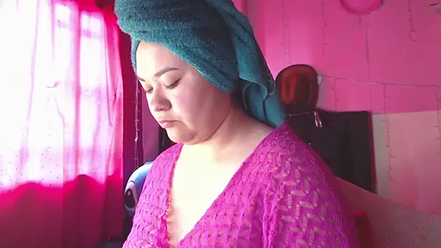NikkiRous  online show from 05/07/26, 01:16