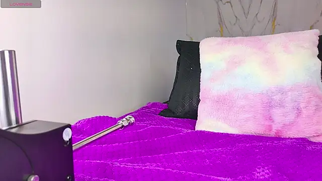 mia 099 online show from 10/26/25, 08:15