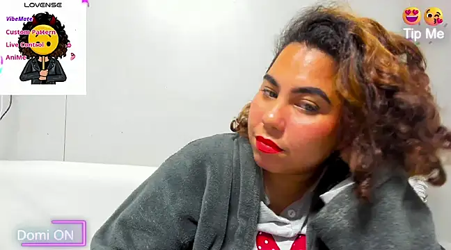 isobeladams20 online show from 12/14/24, 11:23