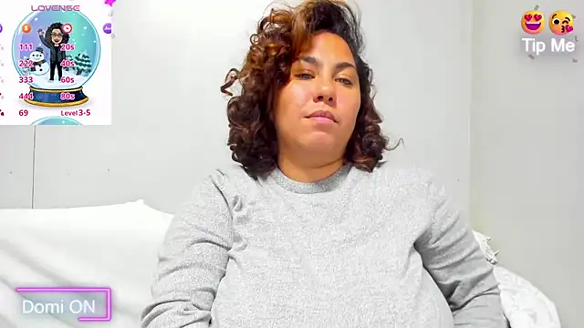 isobeladams20 online show from 12/21/24, 10:51