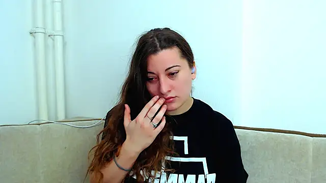 Helen Adams  online show from 12/03/24, 04:47