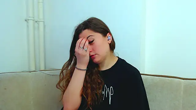 Helen Adams  online show from 12/19/24, 08:23