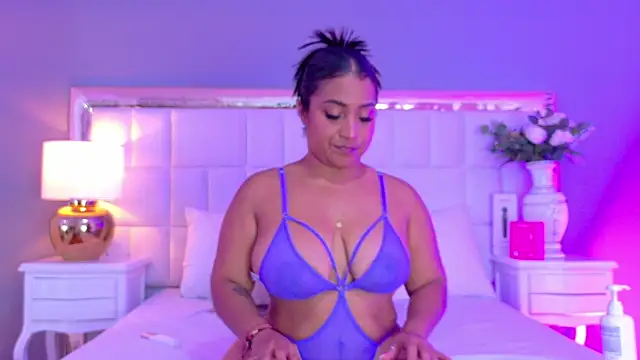 KateVenegas online show from 10/15/25, 08:09