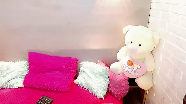 Daniela Pink  online show from 10/31/25, 07:37