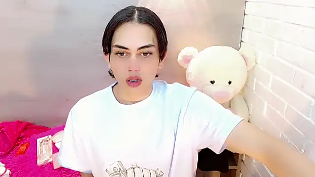 Daniela Pink  online show from 11/05/25, 07:36