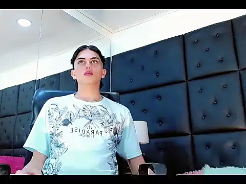 Daniela Pink  online show from 02/04/26, 08:03