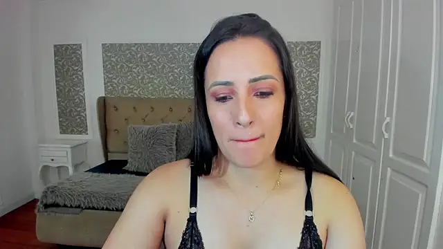 KimWessel  online show from 10/22/25, 08:08