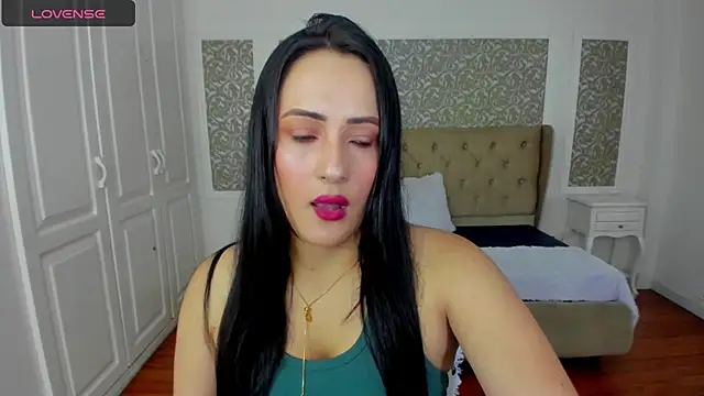 Snapshot of KimWessel_ chatting on 04/28/26, 06:24 KimWessel online show from 04/28/26, 06:24