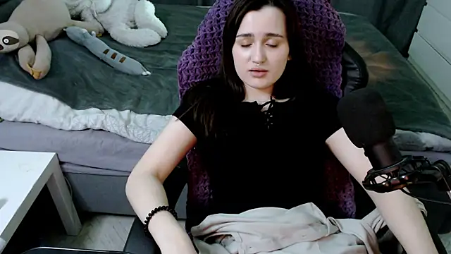 KiraYammy online show from 01/25/25, 01:32