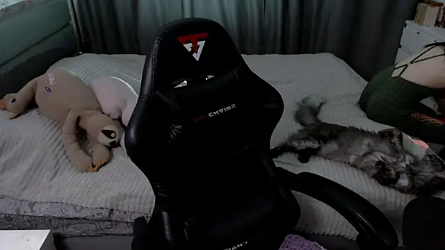 KiraYammy online show from 04/25/26, 10:07