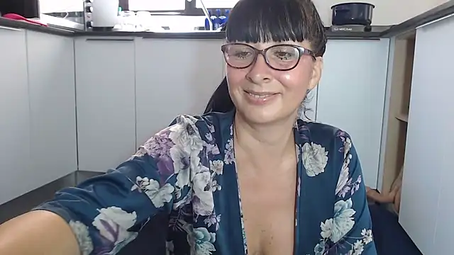 HellenLatin online show from 06/05/26, 03:29