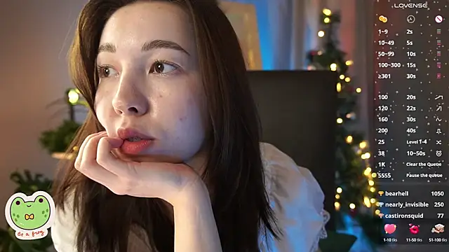 Snapshot of Sarah_Son chatting on 12/24/24, 11:49 Sarah Son online show from 12/24/24, 11:49