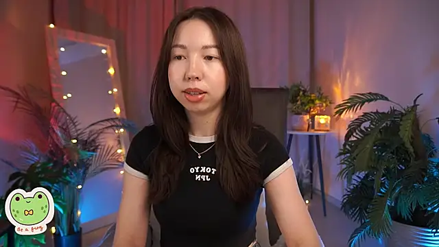 Snapshot of Sarah_Son chatting on 02/02/25, 05:42 Sarah Son online show from 02/02/25, 05:42