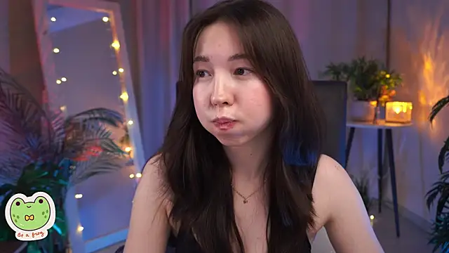 Snapshot of Sarah_Son chatting on 02/04/25, 08:46 Sarah Son online show from 02/04/25, 08:46