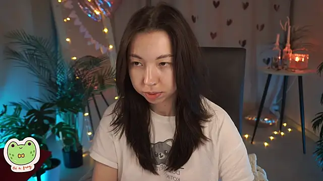 Snapshot of Sarah_Son chatting on 02/16/25, 05:26 Sarah Son online show from 02/16/25, 05:26