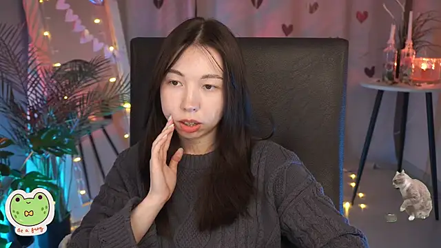 Snapshot of Sarah_Son chatting on 02/17/25, 11:44 Sarah Son online show from 02/17/25, 11:44
