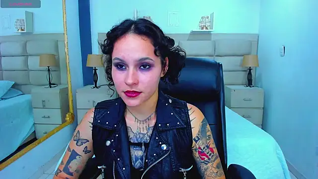 AnnyThompson  online show from 09/19/25, 09:04