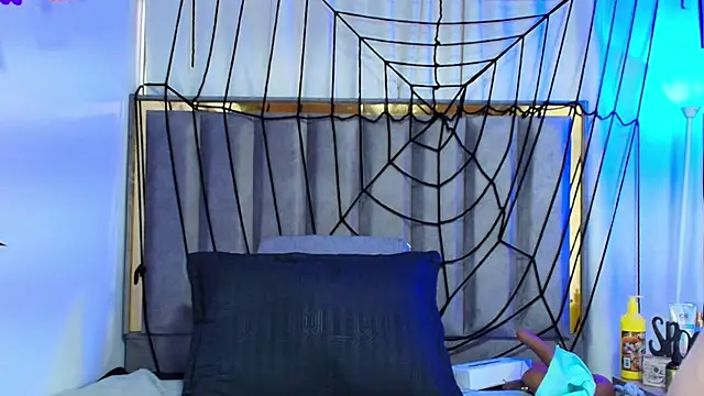 Zoe Curvy online show from 10/28/25, 12:19