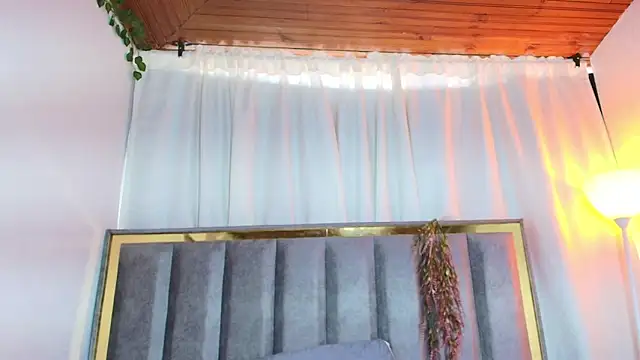 Zoe Curvy online show from 02/16/26, 12:34